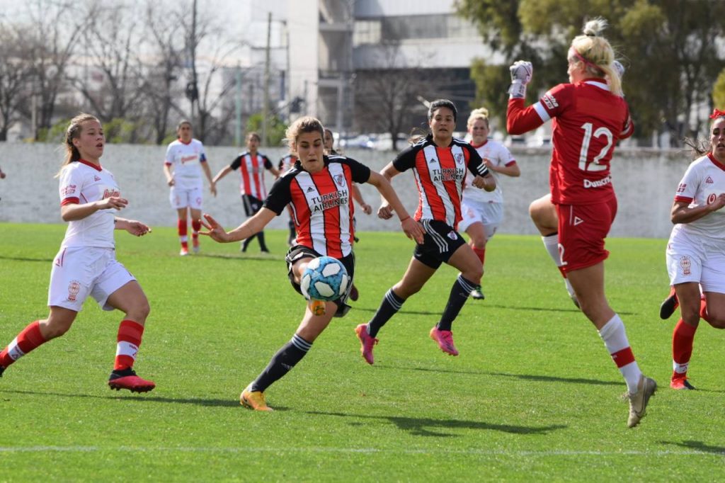 UAI Urquiza y sus éxitos en el fútbol femenino